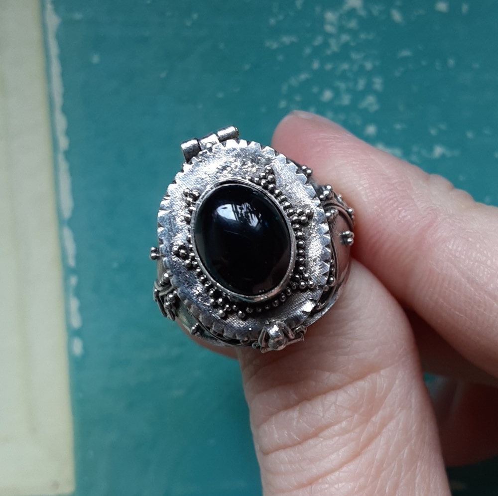 Poison Ring